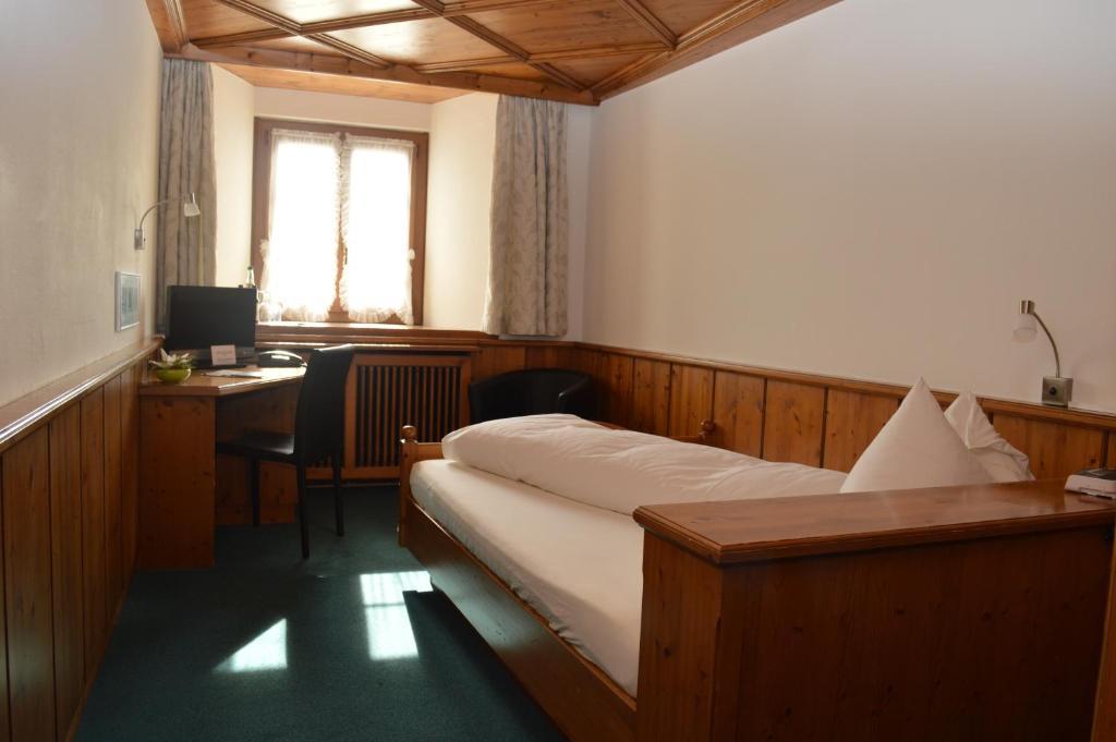 Hotel Zum Kreuz Aarau Pokoj fotografie